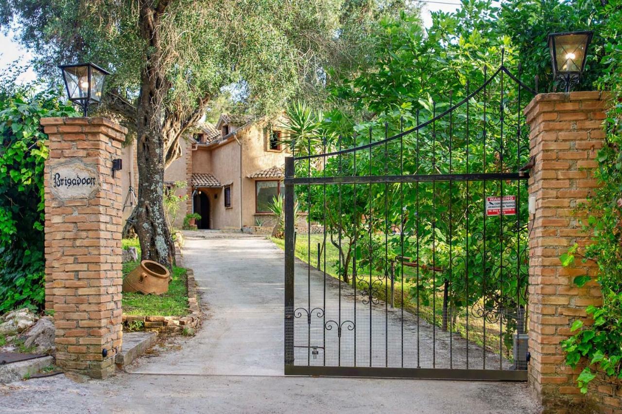 Villa Brigadoon Corfu Agios Ioannis Peristerion Exterior photo