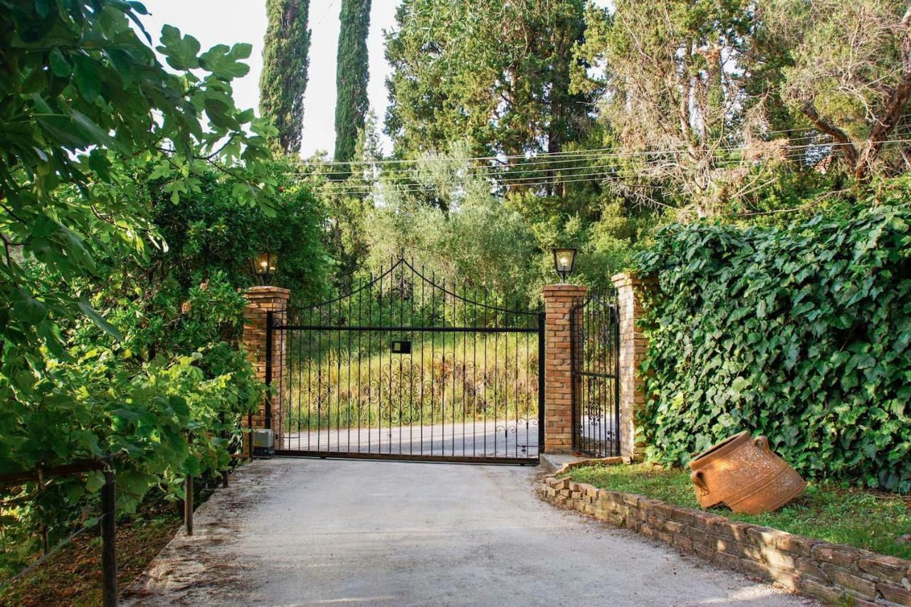 Villa Brigadoon Corfu Agios Ioannis Peristerion Exterior photo